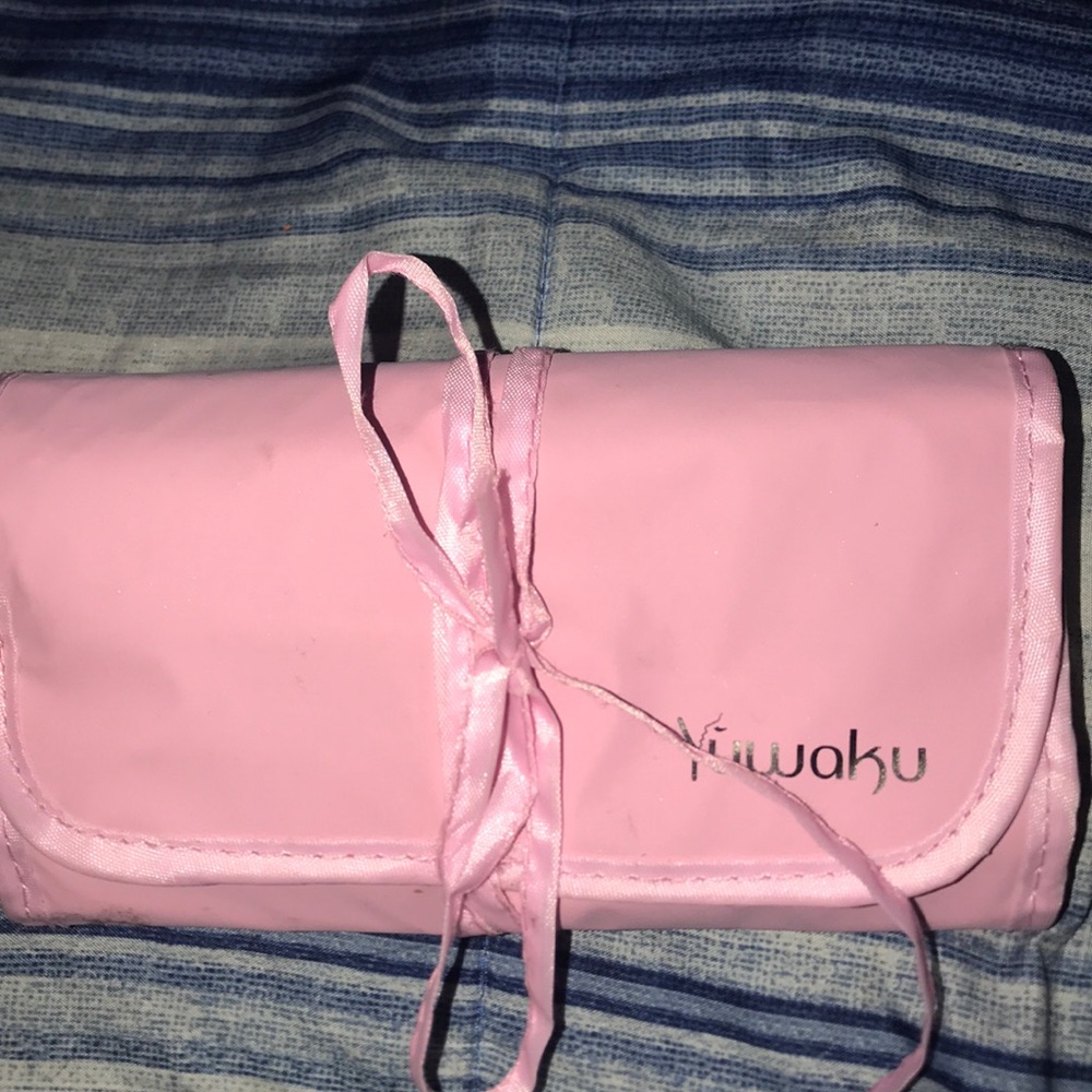 Pink brush holder waterproof